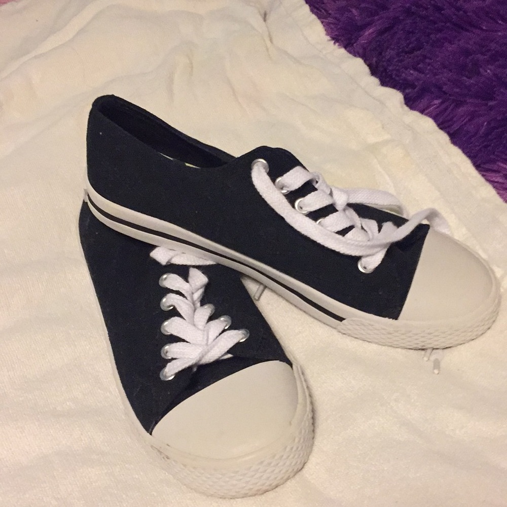 White sole and black sneakers!!